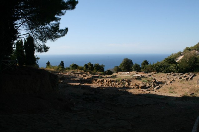 acropolis-populonia3-637x425-1 IMG_6439