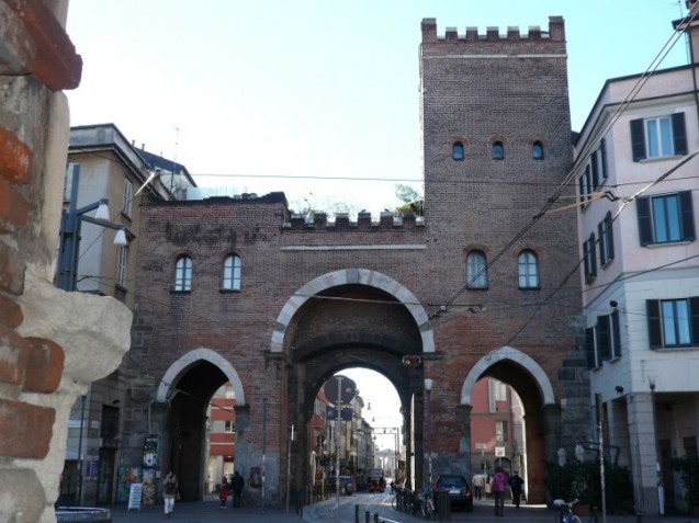 Back view of l'Antica Porta Ticinese, Milian-sm