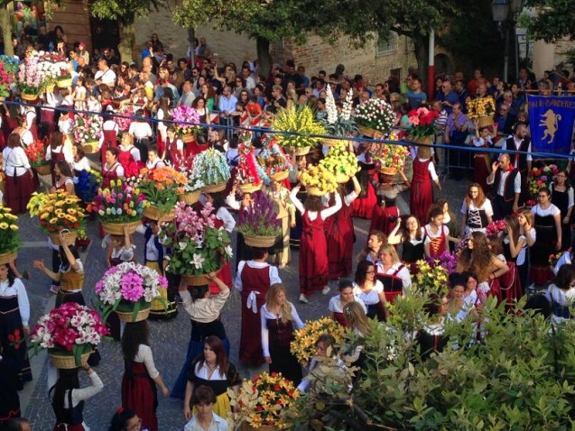 FLORAL procession winds