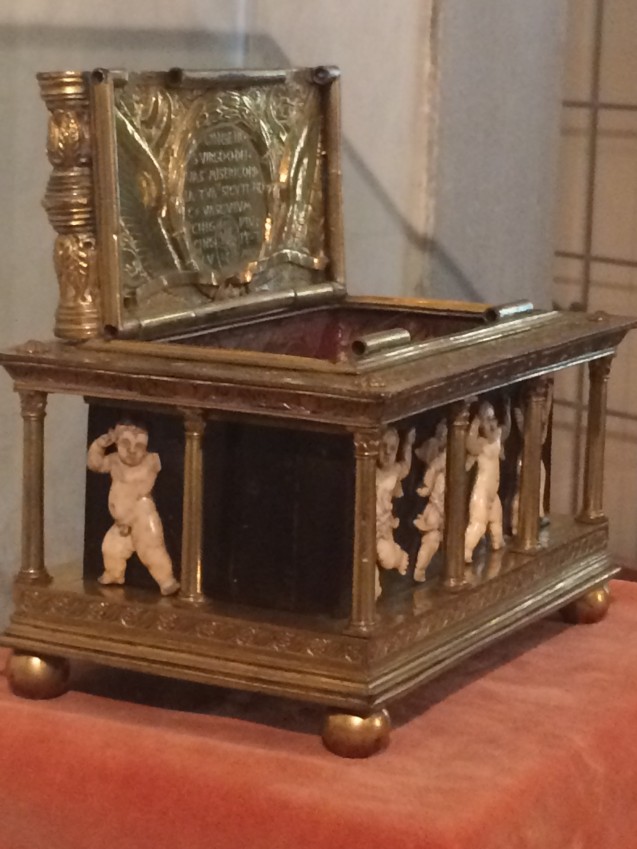 museo-duomo-girdle-637x849-1 Photo by Victoria De Maio