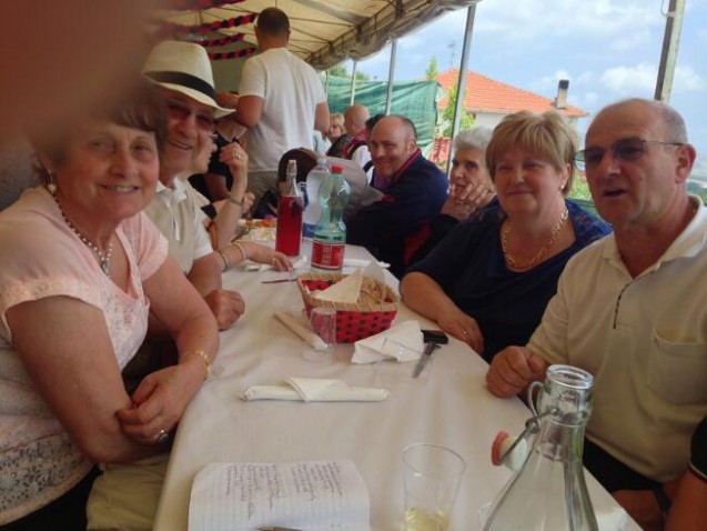 new-friends-at-lunch-637x478-1 NEW FRIENDS AT LUNCH