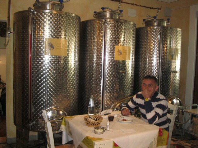 Vino sfuso in cisterns