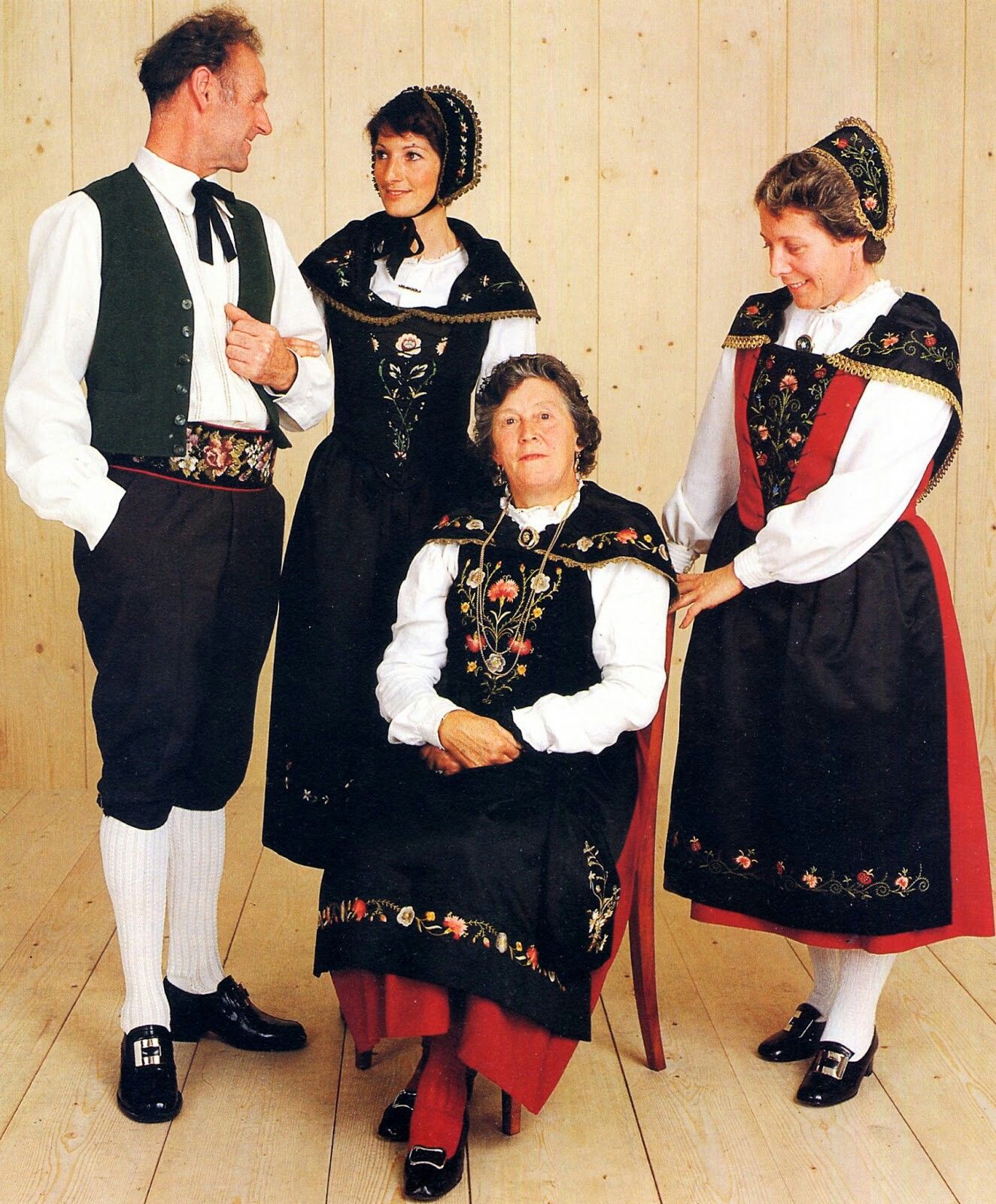 Italy Traditional Dress